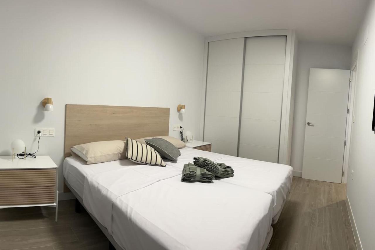Apartamentos Breton 17 Suite Familiar Alicante Kültér fotó