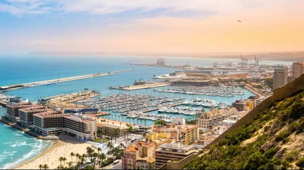 Apartamentos Breton 17 Suite Familiar Alicante Kültér fotó